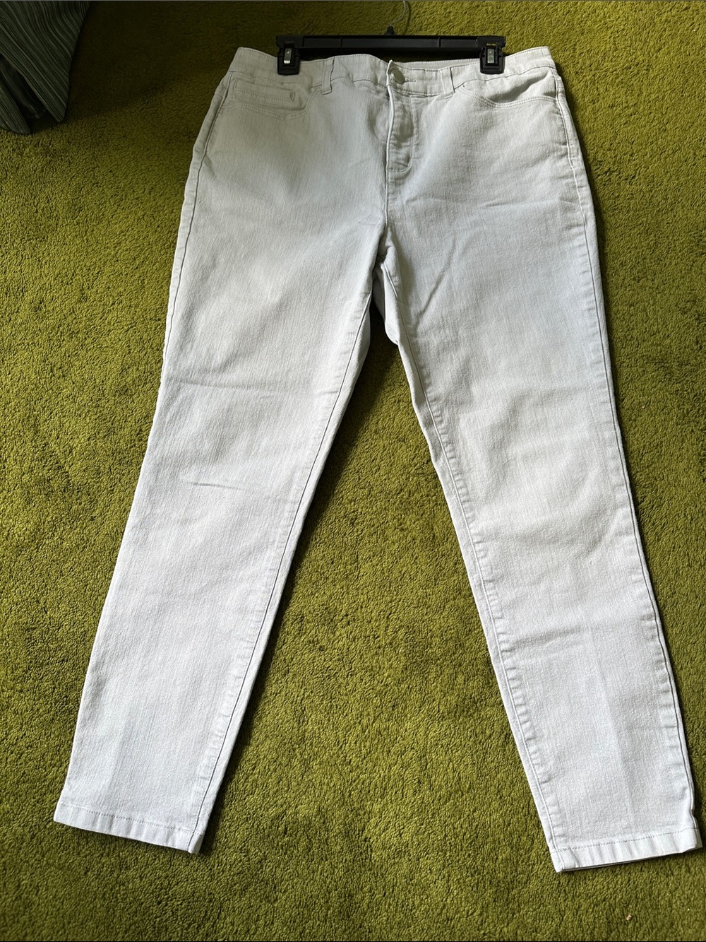 Women’s Light Gray Slim Straight Jeans